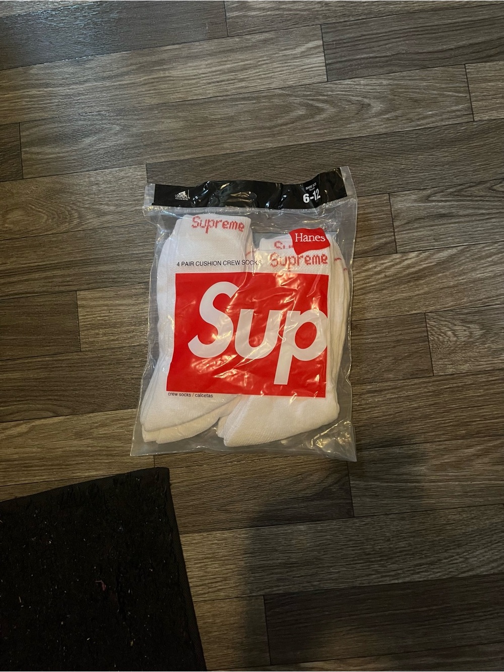 Hanes x Supreme White Crew Socks - Pack